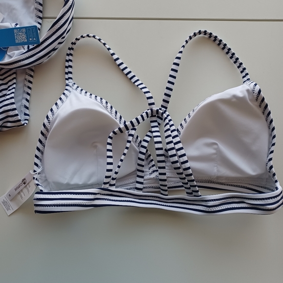 CUPSHE Black and White Striped Bikini Set - Picture 6 of 7